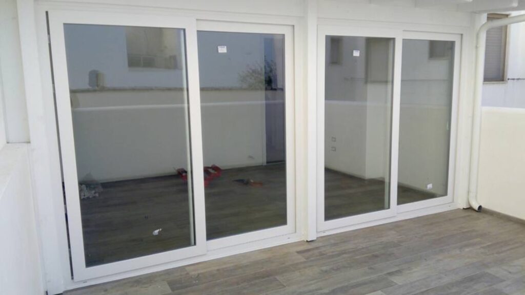 Scorrevoli in PVC per veranda