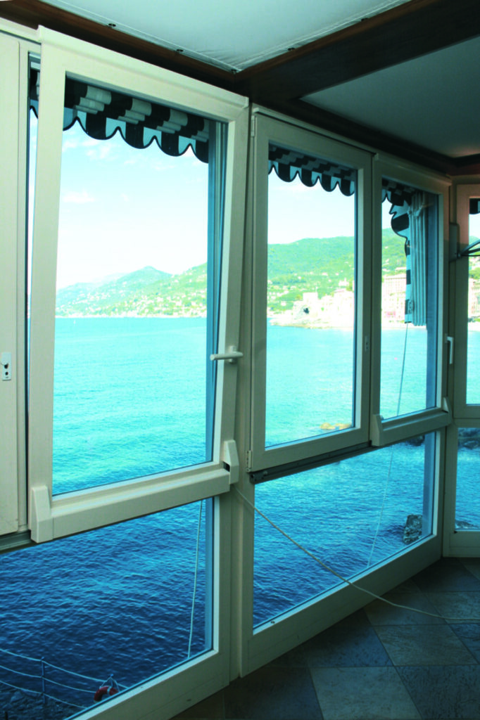 Vetrate hotel vista mare